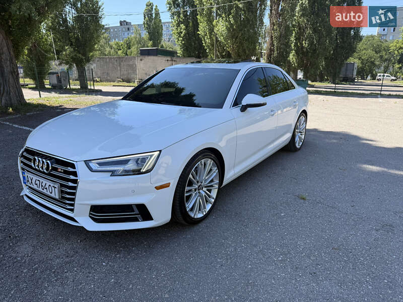 Audi A4 2019