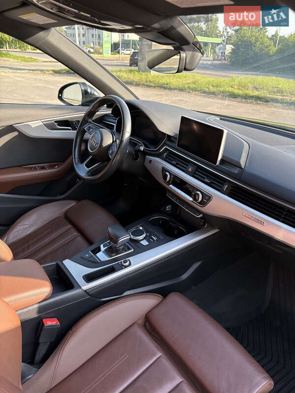 Седан Audi A4 2019 в Львові