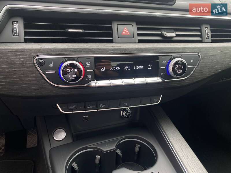 Седан Audi A4 2019 в Львові