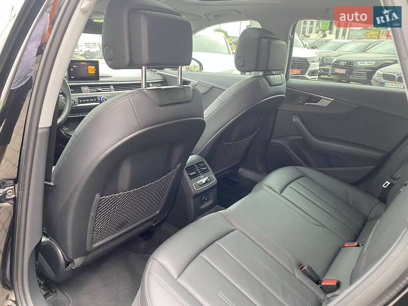 Седан Audi A4 2019 в Львові