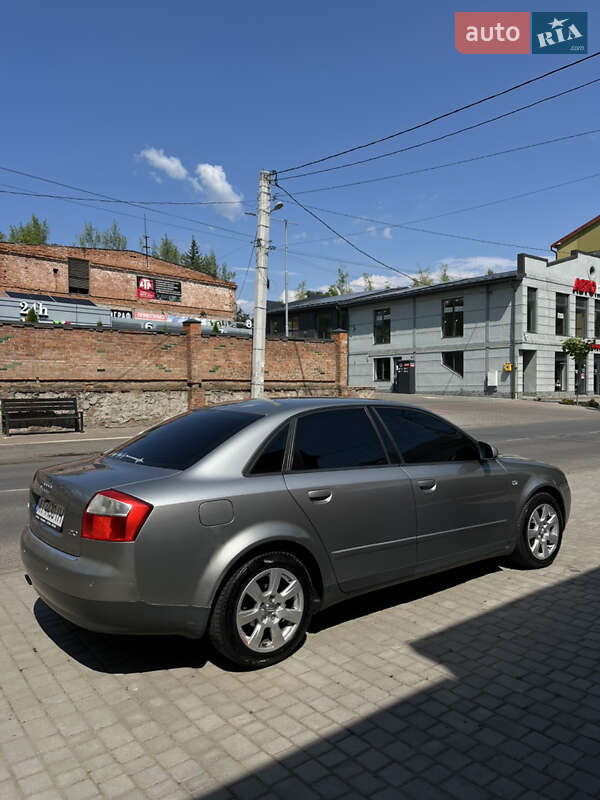 Седан Audi A4 2001 в Коломые