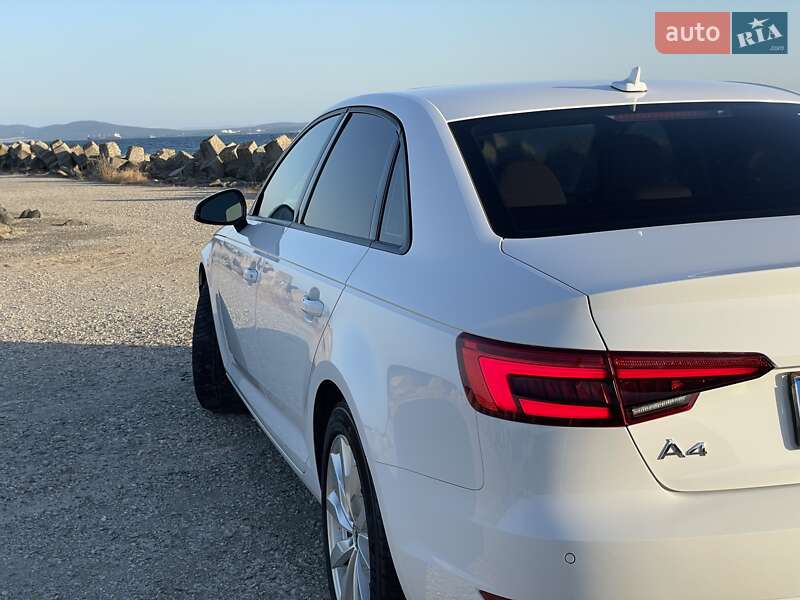 Седан Audi A4 2016 в Кременчуге