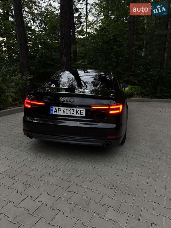 Седан Audi A4 2018 в Ивано-Франковске