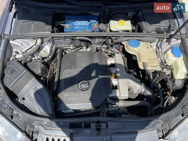 Седан Audi A4 2004 в Стрию