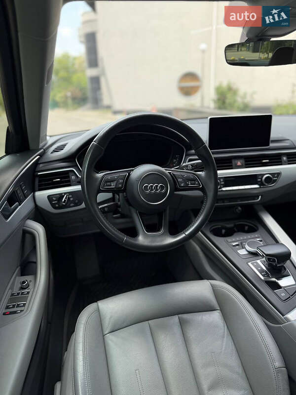 Седан Audi A4 2016 в Запоріжжі