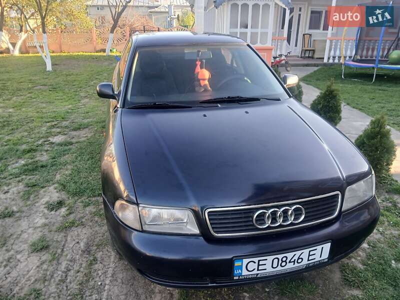 Седан Audi A4 1996 в Чернівцях