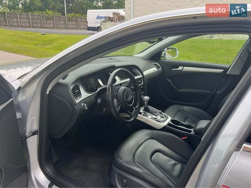 Седан Audi A4 2015 в Киеве