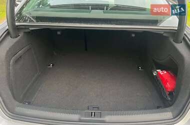Седан Audi A4 2015 в 