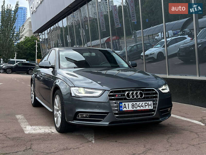 Audi A4 2014