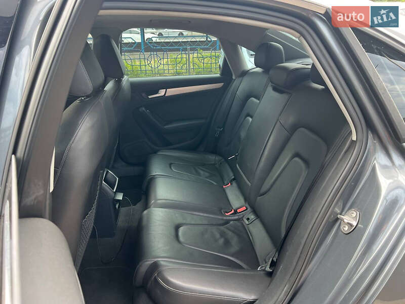 Седан Audi A4 2014 в Києві