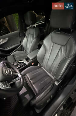 Седан Audi A4 2022 в 