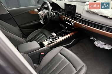 Седан Audi A4 2021 в 