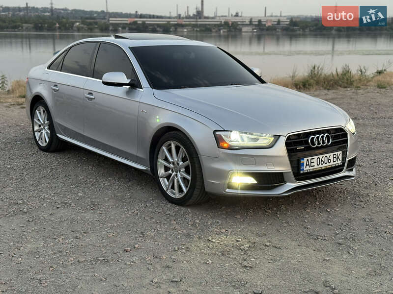 Седан Audi A4 2015 в 
