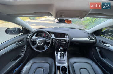 Седан Audi A4 2010 в 