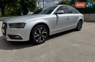 Седан Audi A4 2012 в 
