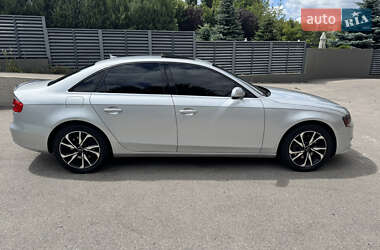 Седан Audi A4 2012 в 