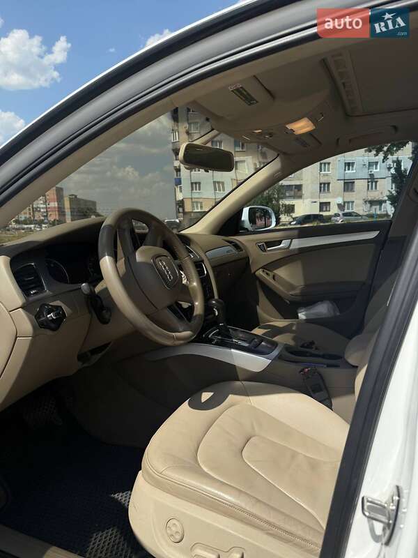 Седан Audi A4 2011 в Кропивницком