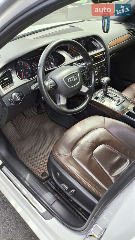 Седан Audi A4 2012 в Чернігові
