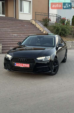 Седан Audi A4 2017 в 