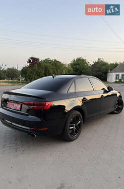 Седан Audi A4 2017 в 