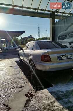 Седан Audi A4 1997 в 