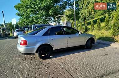 Седан Audi A4 1997 в 