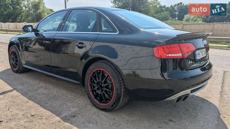 Седан Audi A4 2012 в 