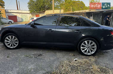 Седан Audi A4 2017 в 
