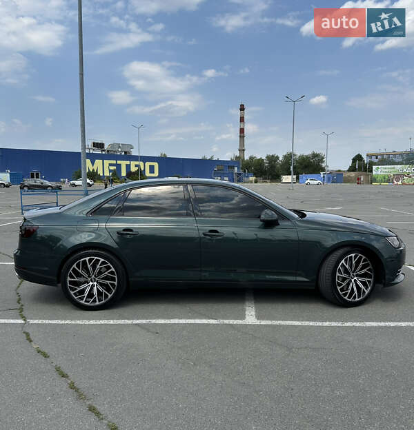 Седан Audi A4 2016 в Днепре