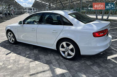 Седан Audi A4 2015 в 