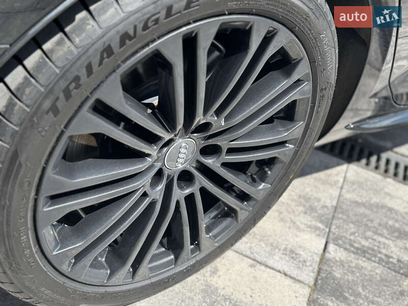 Седан Audi A4 2017 в Львове