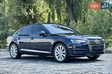 Седан Audi A4 2016 в 