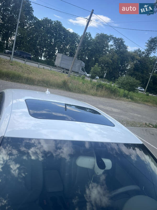 Седан Audi A4 2011 в Стрию