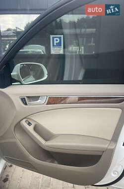 Седан Audi A4 2011 в 