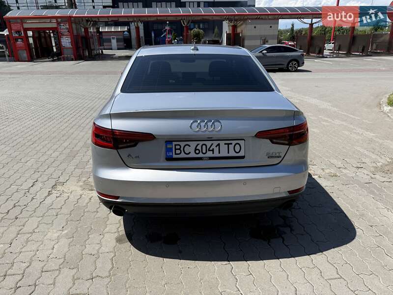 Седан Audi A4 2015 в Львові