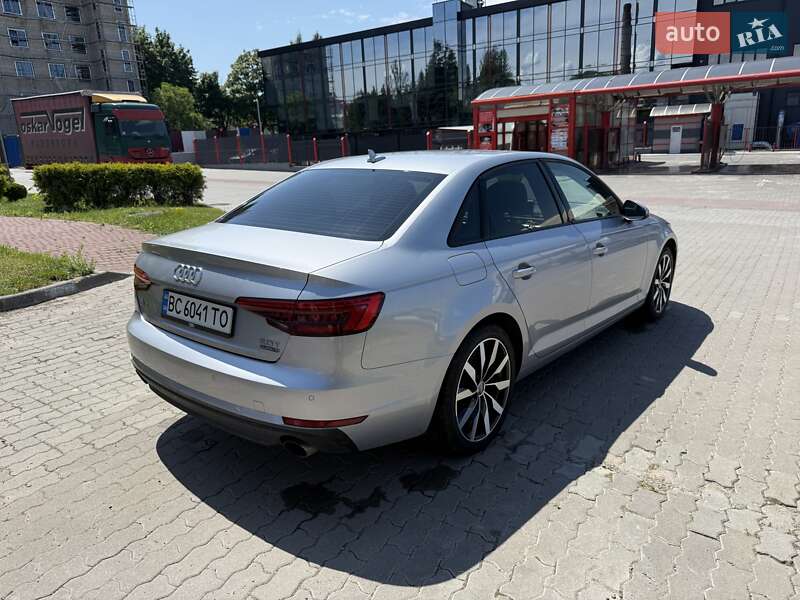 Седан Audi A4 2015 в Львові