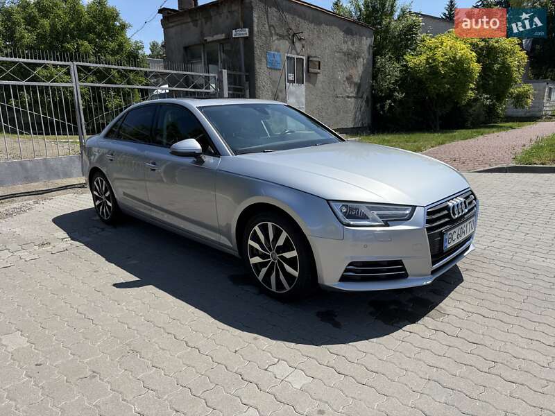 Седан Audi A4 2015 в Львові