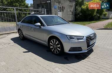 Седан Audi A4 2015 в 