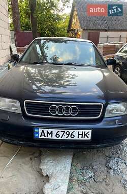 Седан Audi A4 1995 в 