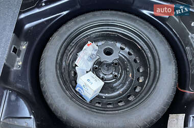 Седан Audi A4 2001 в 