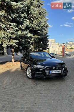Седан Audi A4 2019 в 