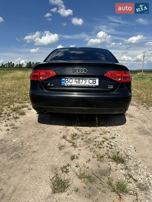 Седан Audi A4 2011 в Кременці