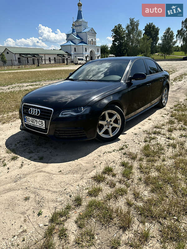 Седан Audi A4 2011 в Кременці