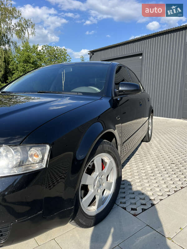 Седан Audi A4 2001 в Самборе