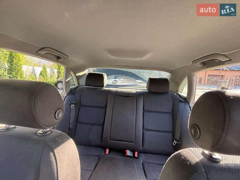 Седан Audi A4 2003 в Ровно
