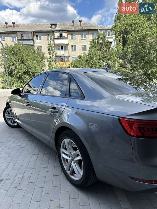 Седан Audi A4 2016 в Києві