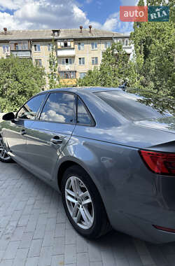 Седан Audi A4 2016 в 