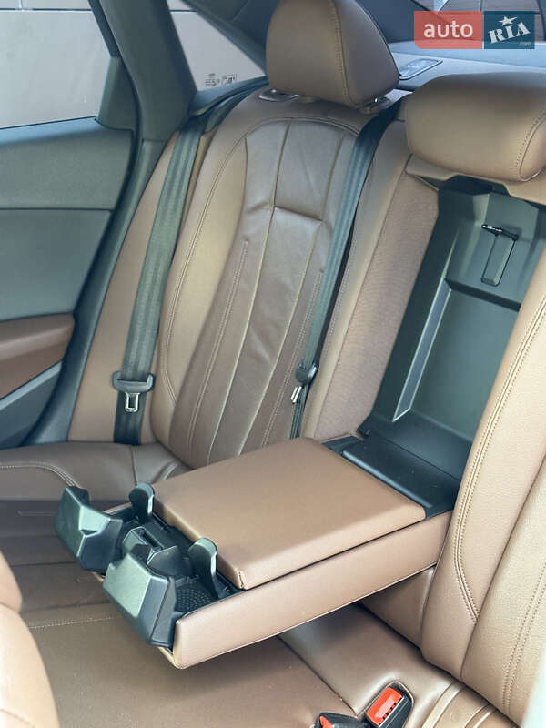 Седан Audi A4 2016 в Києві