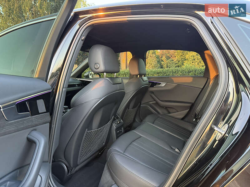 Седан Audi A4 2022 в Одесі