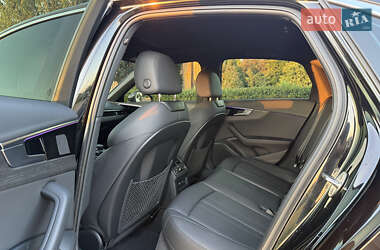 Седан Audi A4 2022 в 